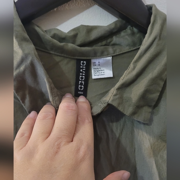 A green forest blouse by Divided - Picture 3 of 10